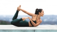 [ FreeCourseWeb ] AloMoves - 21-Day Yoga Sweat