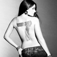 Nelly Furtado - 7 - 2024 - FLAC 16BITS 44.1KHZ-EICHBAUM