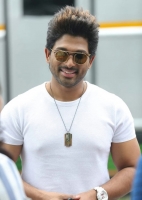 Allu Arjun Telugu Filmography 19 Movies [HDRips - DVDRips - 720p BDRips - ESubs]